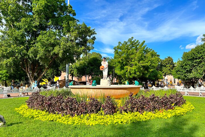 Chichen Itza, Cenote & Valladolid Tour with Tequila and Lunch