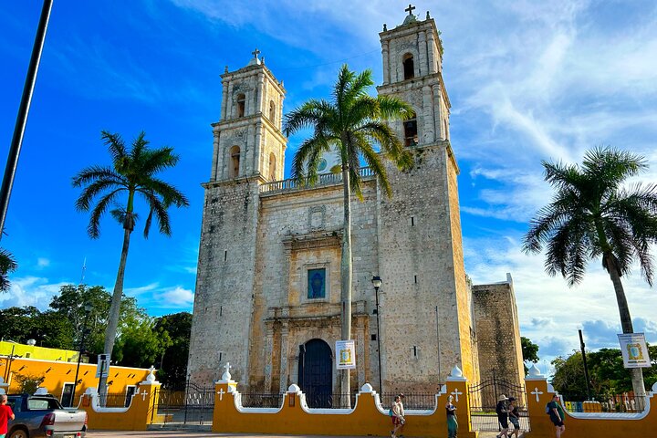 Chichen Itza, Cenote & Valladolid Tour with Tequila and Lunch