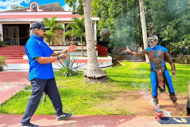 Chichen Itza, Cenote & Valladolid Tour with Tequila and Lunch