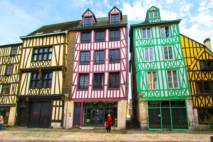 Rouen: Private Walking Tour with a Licensed Tour Guide