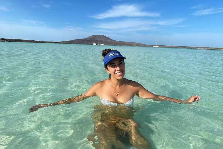 Island Tour with Snorkeling and Picnic