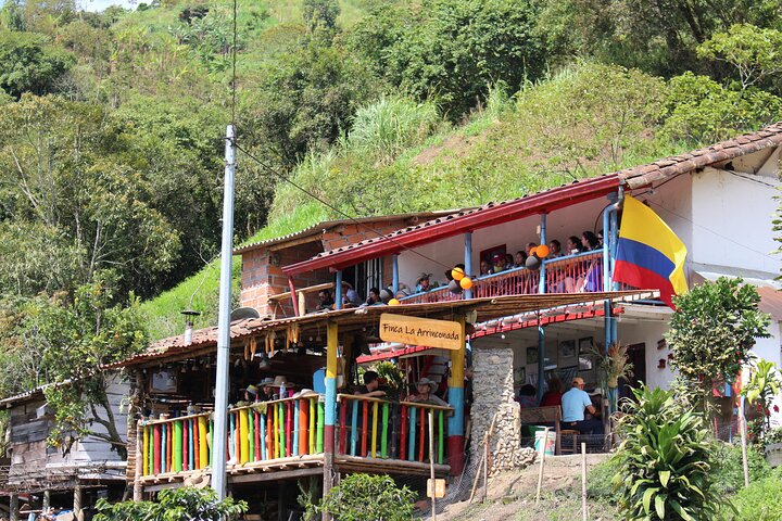 Coffee tour in Medellín with tastings and transportation