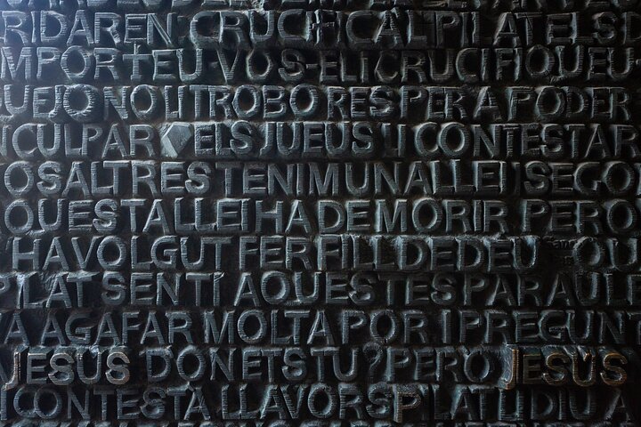 Sagrada Familia Guided Tour with Skip the Line Ticket