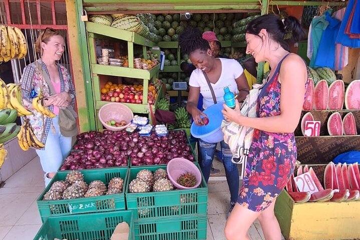 Traditional Kenyan Cooking Class & Local Market Tour