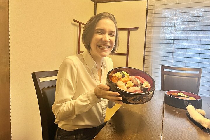 Taught by a professional! Making sushi with Hakodate's Fresh Fish