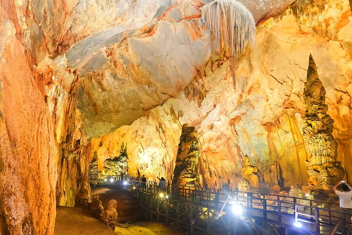 Phong Nha National Park: Paradise cave & Phong Nha cave boat trip