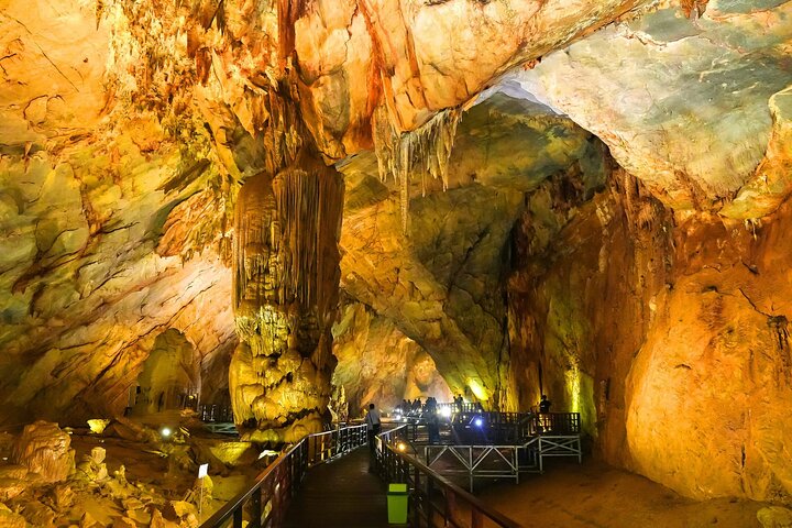 Phong Nha National Park: Paradise cave & Phong Nha cave boat trip