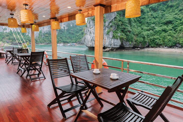 2 Days 1 Night on Lan Ha Bay at Daiichi Boutique Cruise