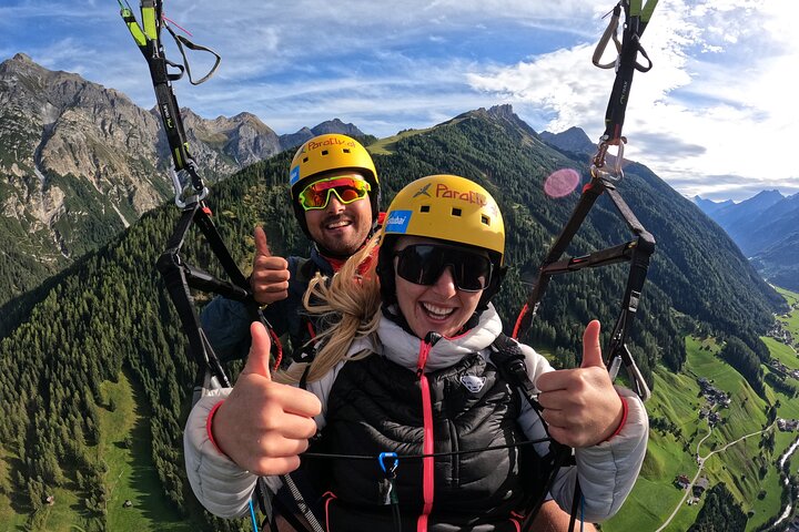 Paragliding Tandem with World Champion, Stubaital