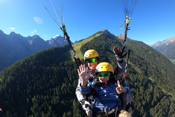 Paragliding Tandem with World Champion, Stubaital