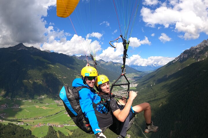 Paragliding Tandem with World Champion, Stubaital