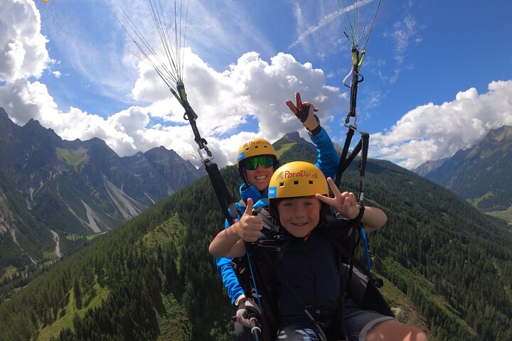 Paragliding Tandem with World Champion, Stubaital