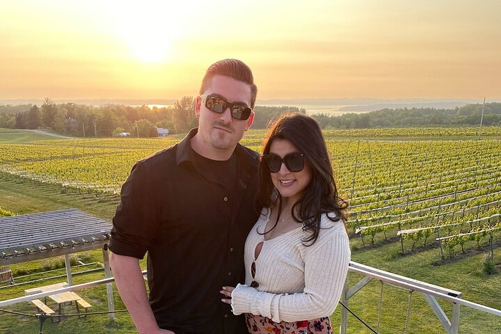 NON-BUS Old Mission Sunset AFTERNOON Wine & Distillery Tour