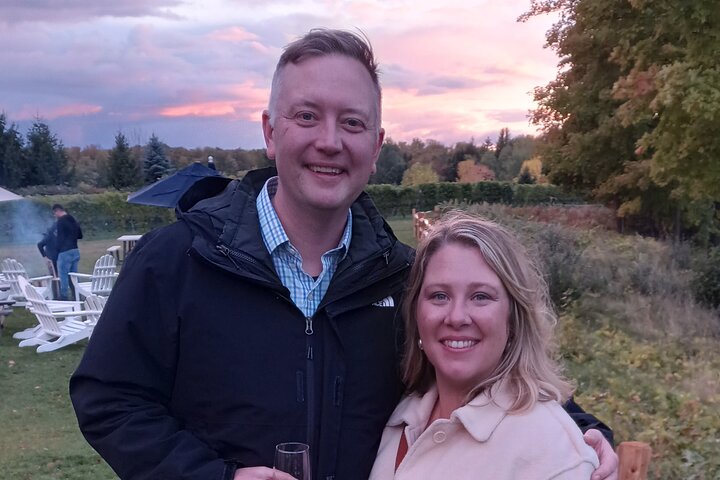 NON-BUS Old Mission Sunset AFTERNOON Wine & Distillery Tour