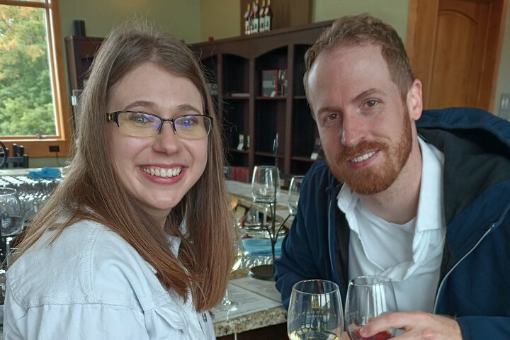NON-BUS Old Mission Sunset AFTERNOON Wine & Distillery Tour
