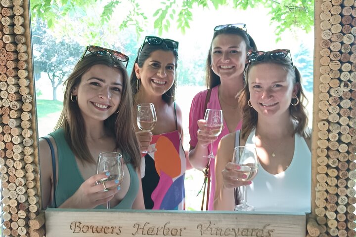 NON-BUS Old Mission Sunset AFTERNOON Wine & Distillery Tour