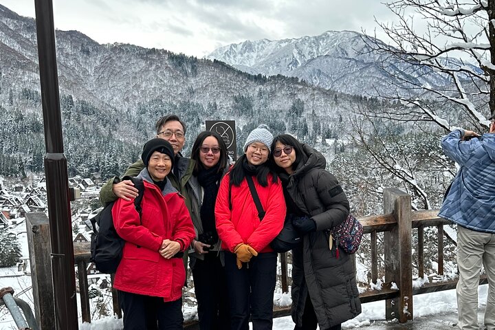 1 Day Private Charter Tour to Shirakawa-go & Takayama
