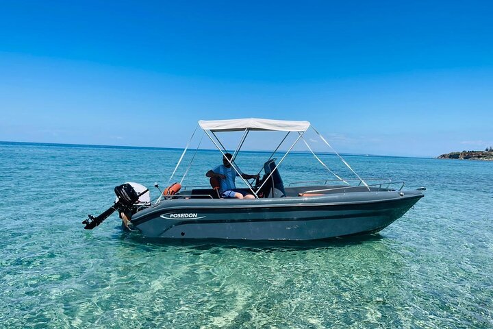 Shipwreck and Blue Caves - Private Speedboat Tour (up to 6 pax)