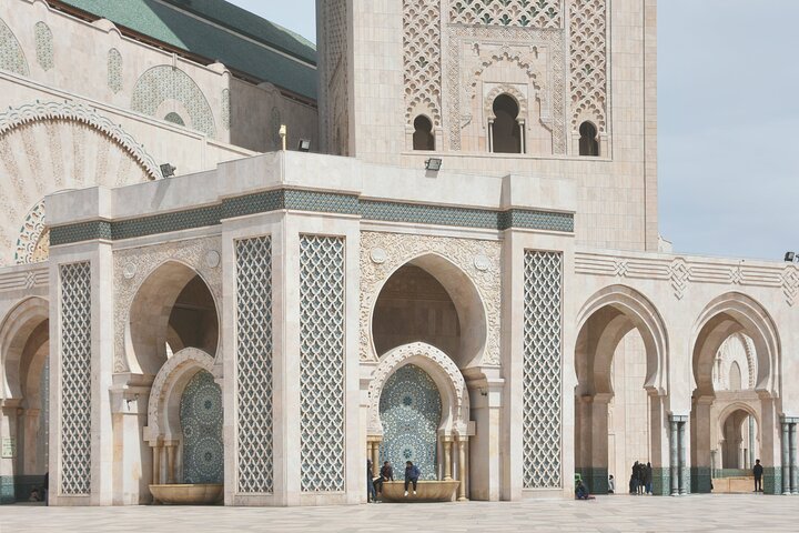 Casablanca City Tour: Hassan II Mosque, Arab League Park & Sights