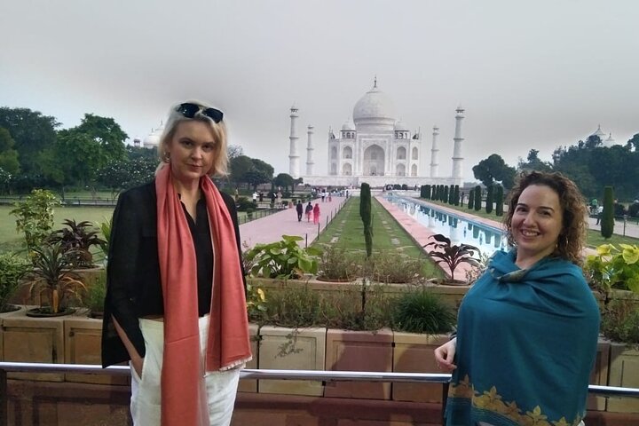 Bhopal to Delhi Ancient Monuments & Mughal Architecture