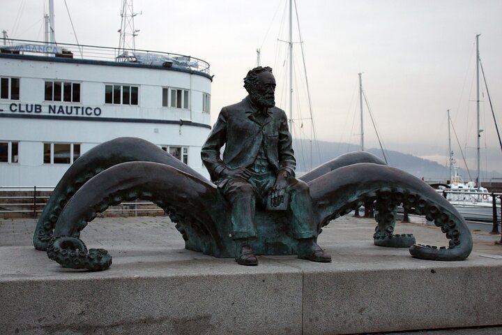 VIGO Guided Walking Tour for Cruise Passengers