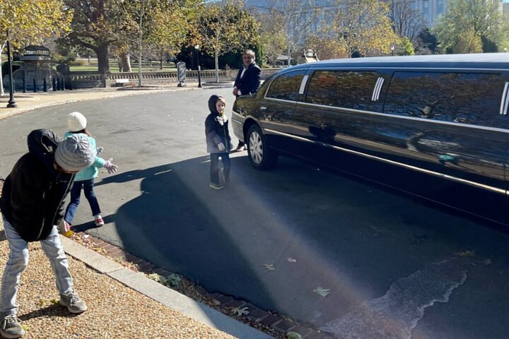 Stretch Limo Private Day & Night Custom Tours of Washington DC