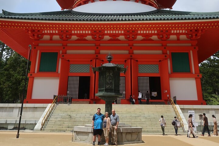 Mt. Koya Sacred Sites Half-Day Tour with Licensed Guide