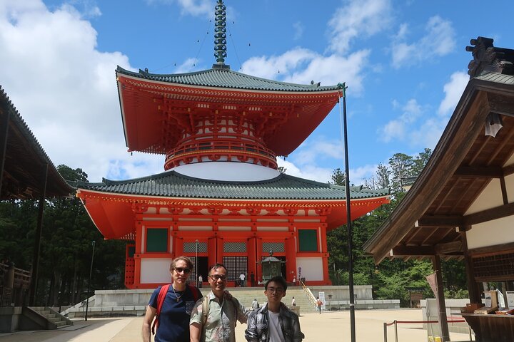 Mt. Koya Sacred Sites in 1 Day Tour with Licensed Guide