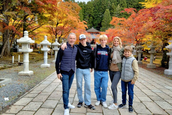 Mt. Koya Sacred Sites Half-Day Tour with Licensed Guide