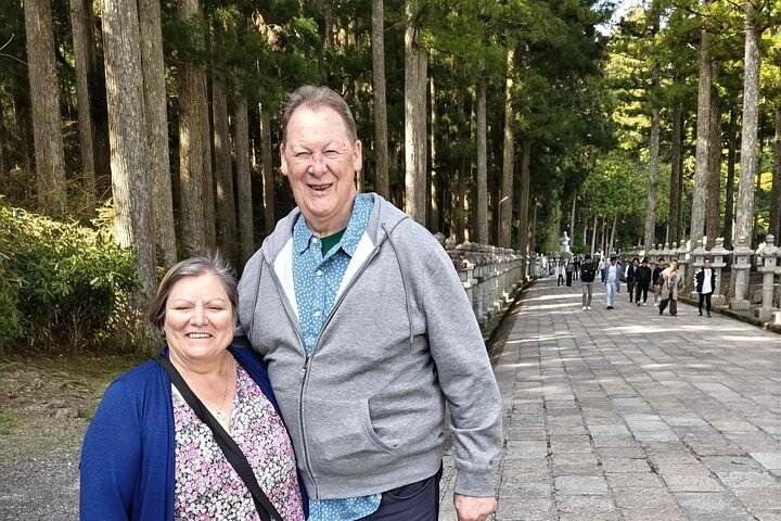 Mt. Koya Sacred Sites Half-Day Tour with Licensed Guide