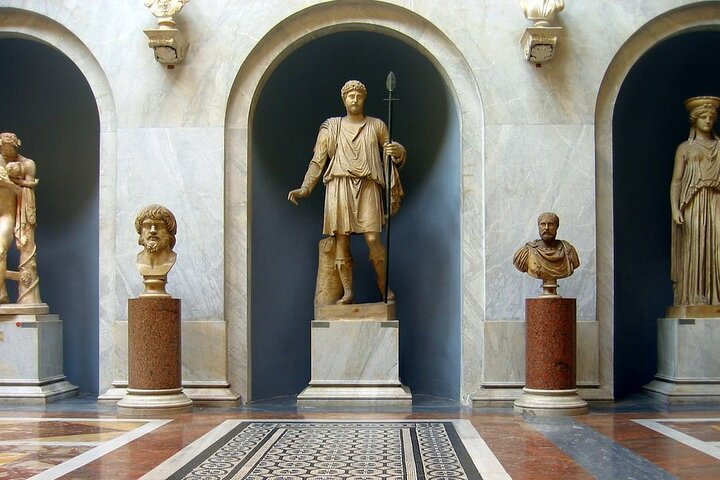Vatican Museum Sistine Chapel & St Peter Early Entry Private Tour