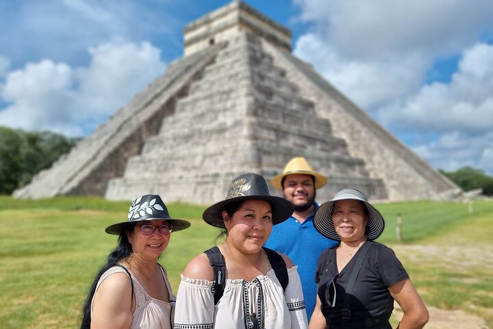 Chichen Itza, Cenote & Valladolid Tour with Tequila and Lunch