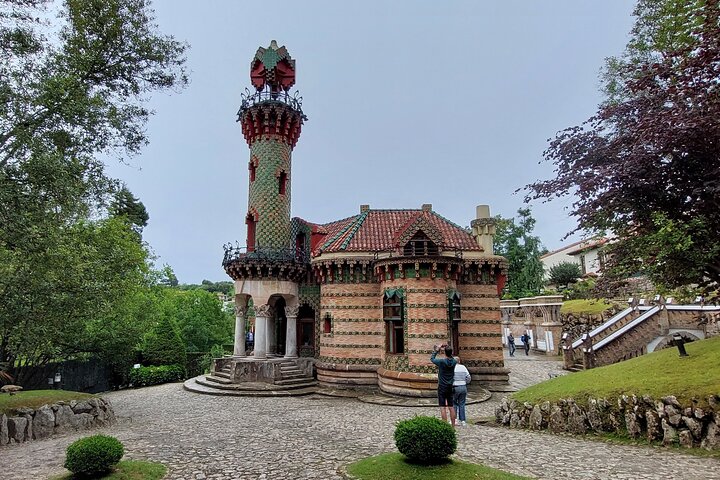 Santillana, Altamira, Comillas & San Vicente de la B. Guided Tour