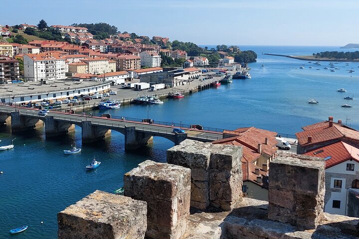 Santillana, Altamira, Comillas & San Vicente de la B. Guided Tour