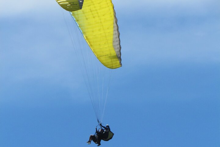 Paragliding flight in Medellin