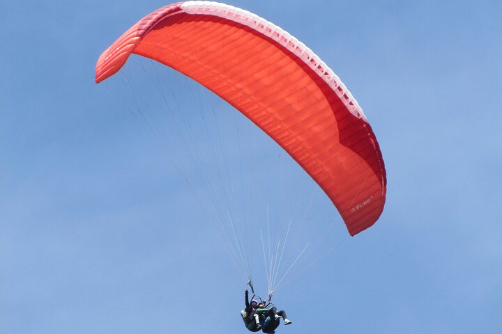 Paragliding flight in Medellin