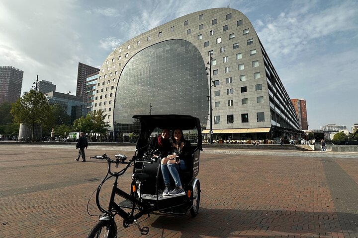 Private Pedicab/Rickshaw Tour of Rotterdam With a Local Guide