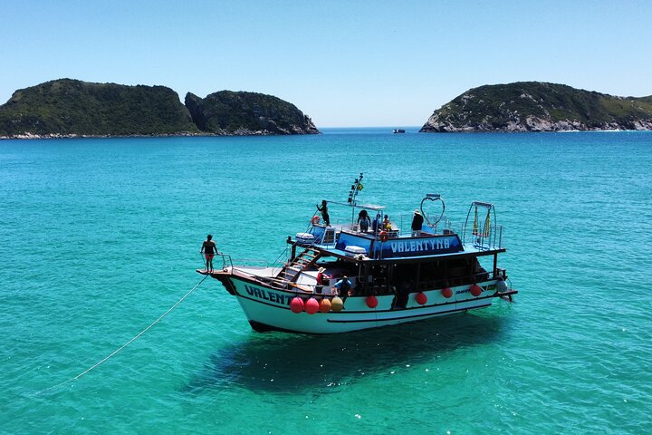 Two Floor Boat Tour with Toboágua Arraial do Cabo