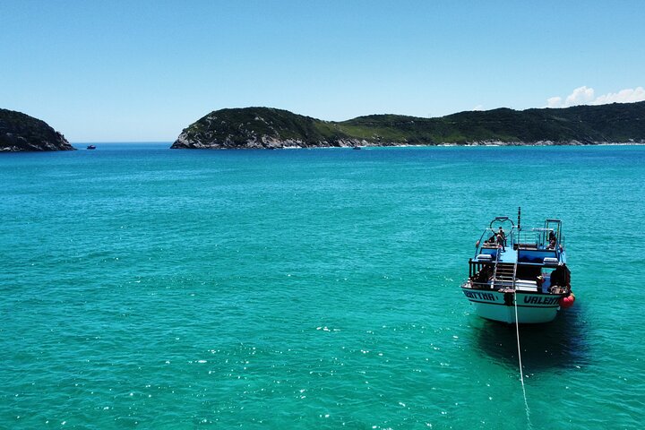 Two Floor Boat Tour with Toboágua Arraial do Cabo