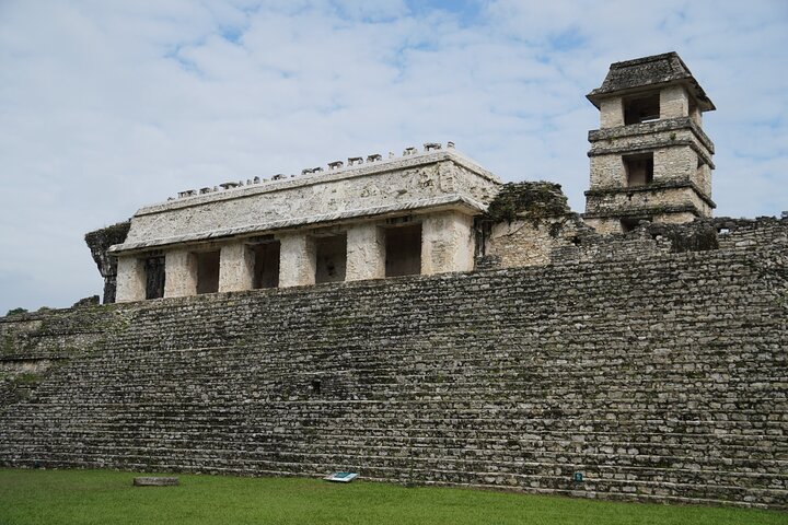 Tour in the Archaeological Zone of Palenque With Guide Included