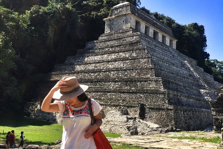 Tour in the Archaeological Zone of Palenque With Guide Included