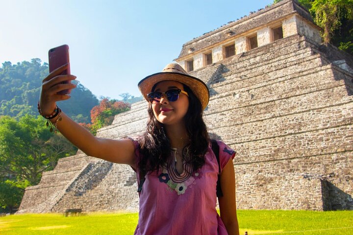 Tour in the Archaeological Zone of Palenque With Guide Included