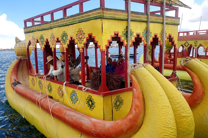 3h Boat Tour to Uros Island from Puno