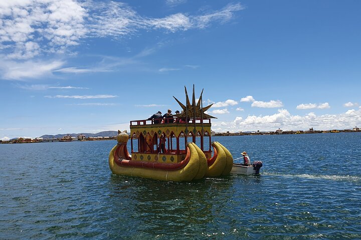 3h Boat Tour to Uros Island from Puno