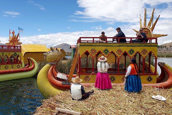 3h Boat Tour to Uros Island from Puno