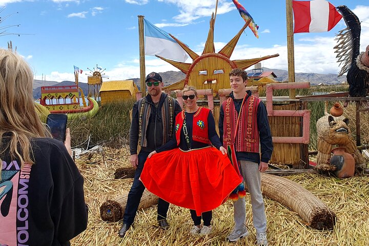 3h Boat Tour to Uros Island from Puno