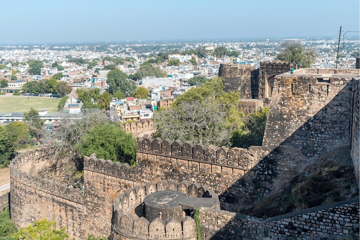 Heritage & Cultural Walk of Jhansi (2 Hours Guided Walking Tour)