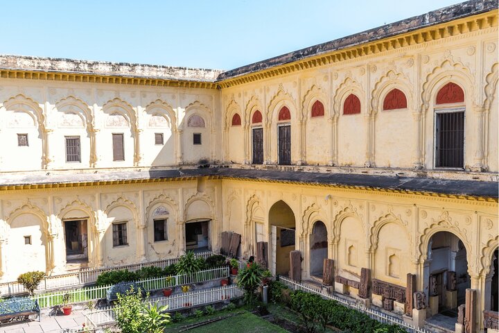 Heritage & Cultural Walk of Jhansi (2 Hours Guided Walking Tour)