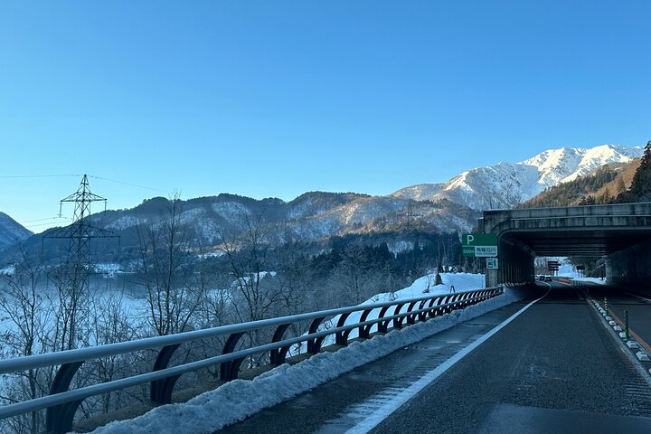 1 Day Private Charter Tour to Shirakawa-go & Takayama