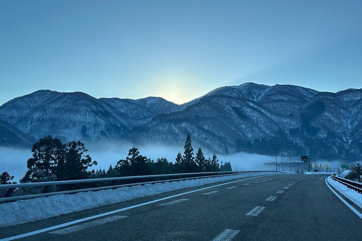 1 Day Private Charter Tour to Shirakawa-go & Takayama